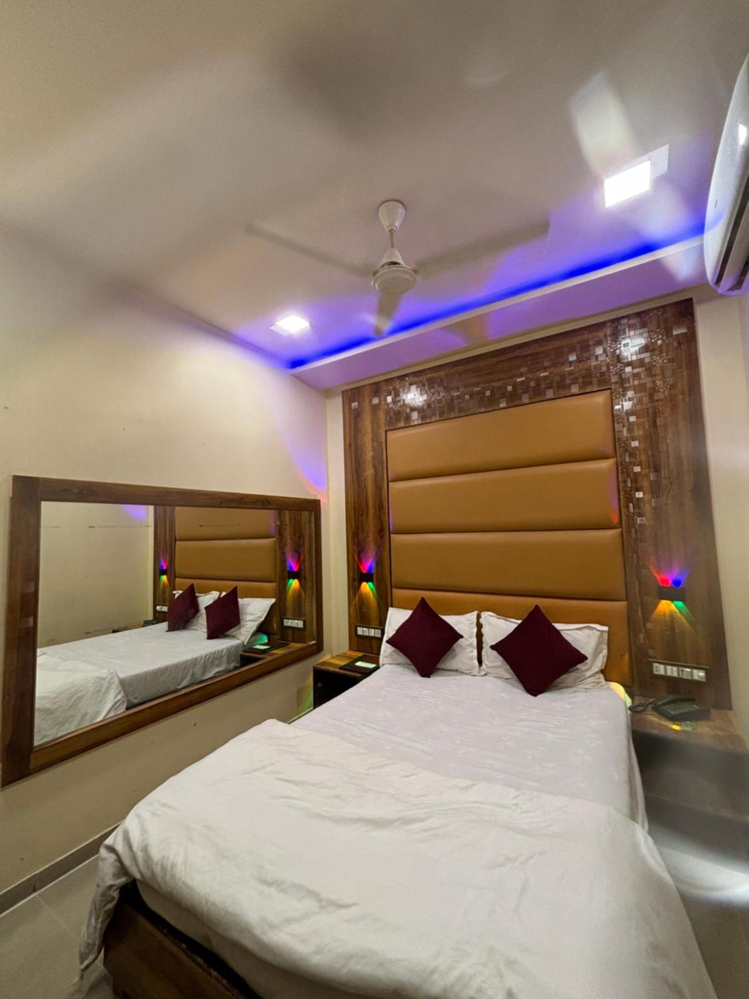 Hotel Blue Wellington - Near Mumbai Airport Exterior foto